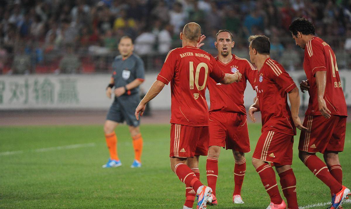 包含奥格斯堡发挥出色,一举逆袭反超的词条 包含奥格斯堡发挥出色,一举逆袭反超的词条